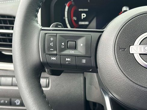 Used 2024 Nissan Rogue SL w/ SL Premium Package FWD image 32