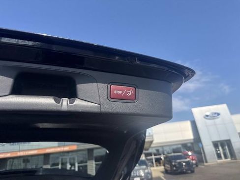 Used 2020 Mercedes-Benz GLC 300 4MATIC image 9