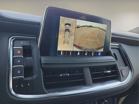 Used 2024 Chevrolet Suburban Z71 w/ Luxury Package image 17