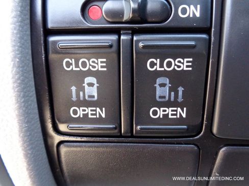 Used 2011 Honda Odyssey EX image 10