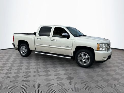 Used 2013 Chevrolet Silverado 1500 LTZ w/ LTZ White Diamond Edition image 3