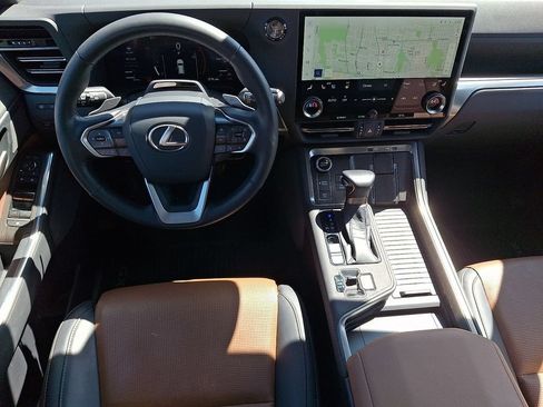 Used 2024 Lexus GX 550 w/ Accessory Package (2T) AWD/4WD image 12