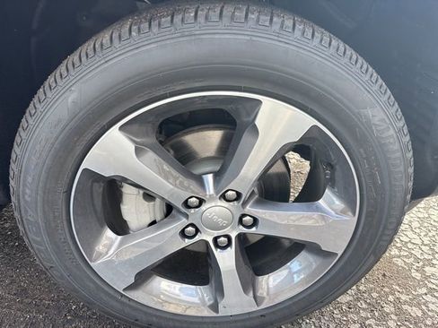 New 2025 Jeep Grand Cherokee Limited w/ Trailer Tow Package image 29