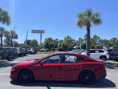 Used 2025 Toyota Camry SE w/ Convenience Package FWD image 7