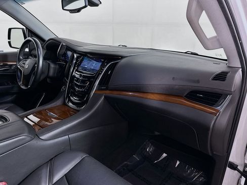 Used 2018 Cadillac Escalade 4WD image 37