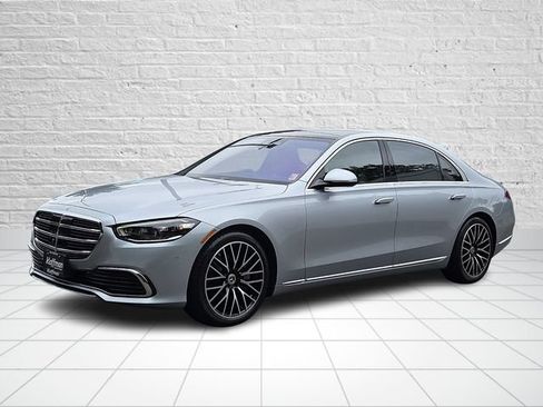 Used 2022 Mercedes-Benz S 580 4MATIC Sedan image 3