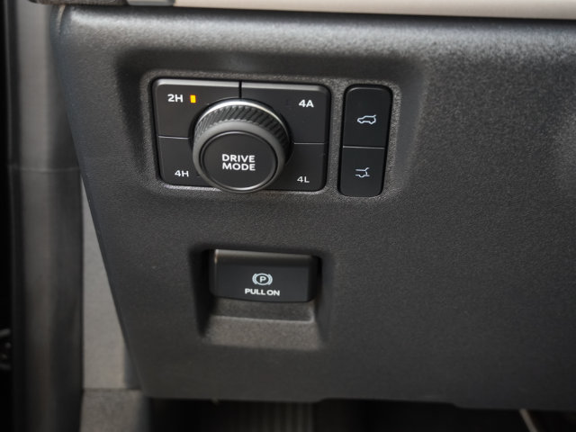 Used 2025 Ford Expedition Active AWD/4WD image 24