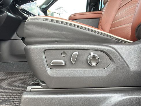 New 2025 GMC Sierra 2500 Denali Ultimate w/ Snow Plow Prep/Camper Package image 25