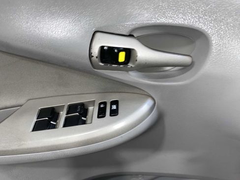Used 2010 Toyota Corolla LE FWD image 23