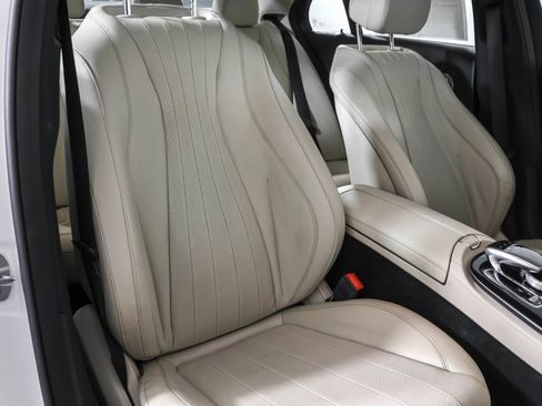 Used 2018 Mercedes-Benz E 300 4MATIC image 45