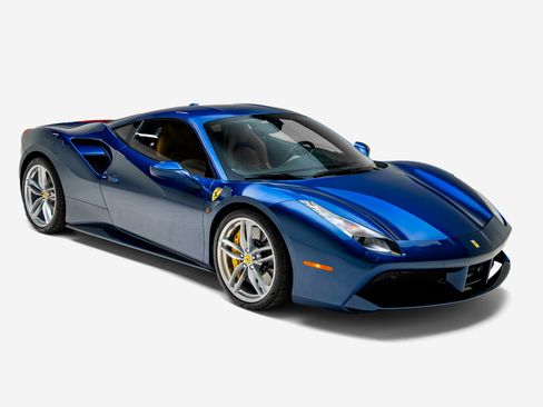 Used 2017 Ferrari 488 GTB RWD image 10