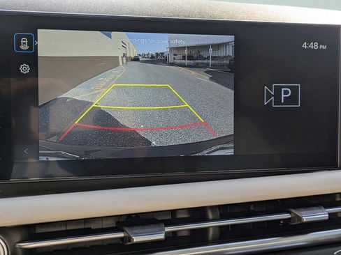 Certified 2025 Hyundai Tucson SE image 18