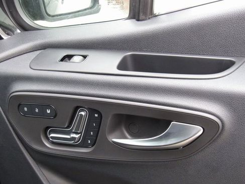 Used 2023 Mercedes-Benz Sprinter 2500 image 18