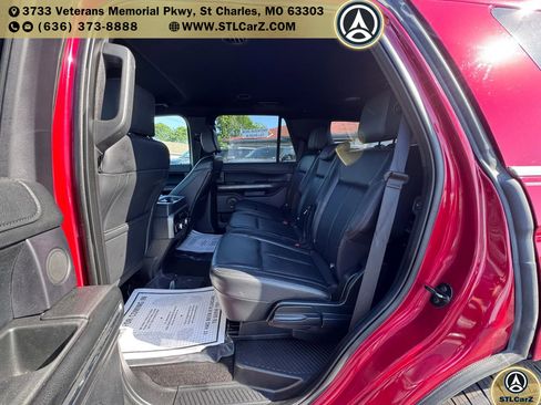 Used 2019 Ford Expedition XLT w/ Equipment Group 202A AWD/4WD image 11