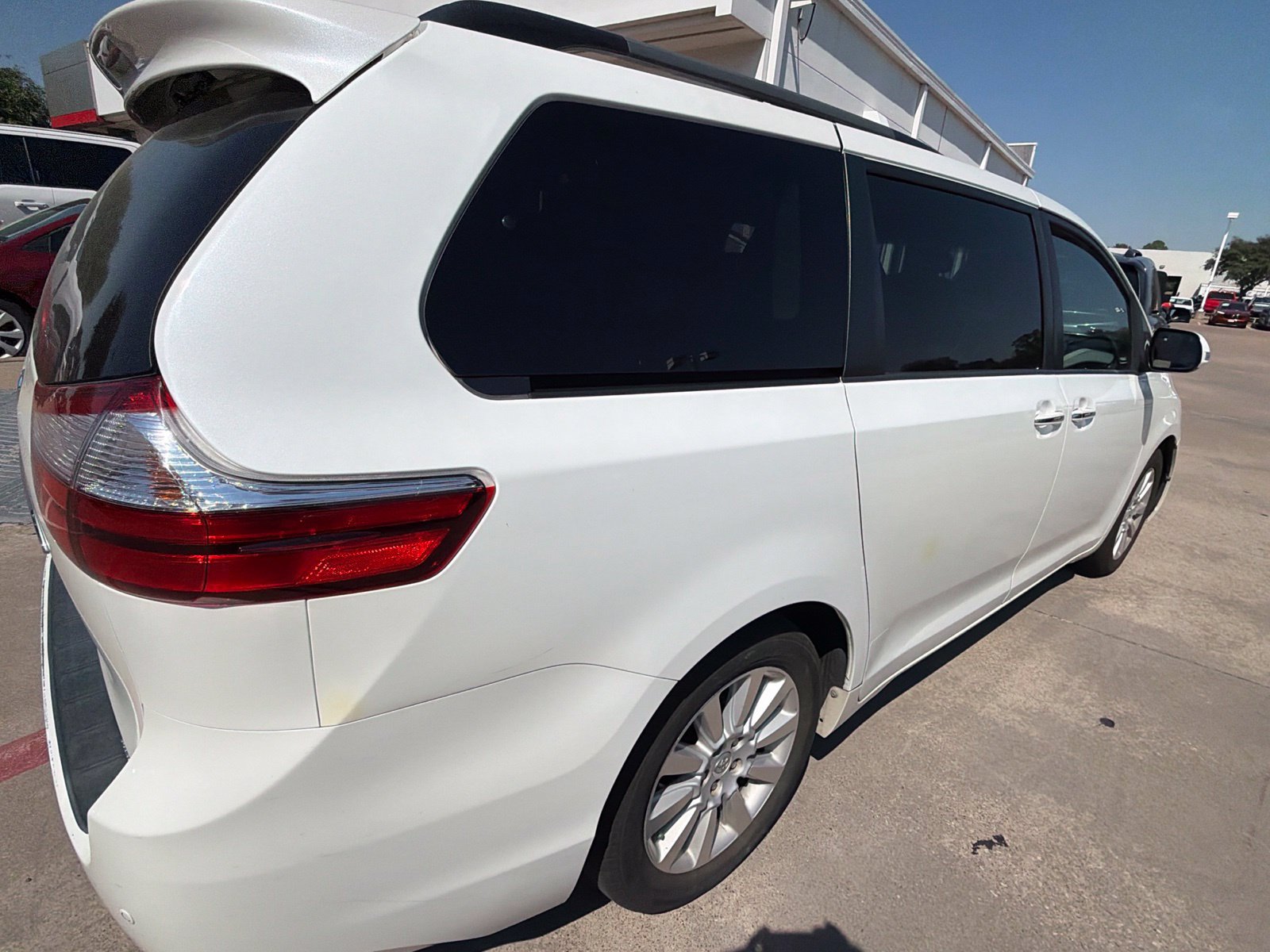 Used 2015 Toyota Sienna Limited FWD image 4