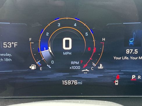 Used 2025 Chevrolet Traverse LT w/ Sun and Wheel Package image 16