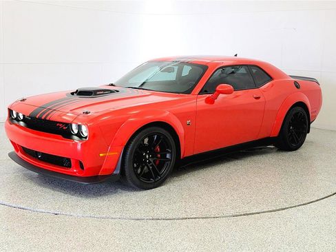 Used 2022 Dodge Challenger R/T Scat Pack RWD image 3