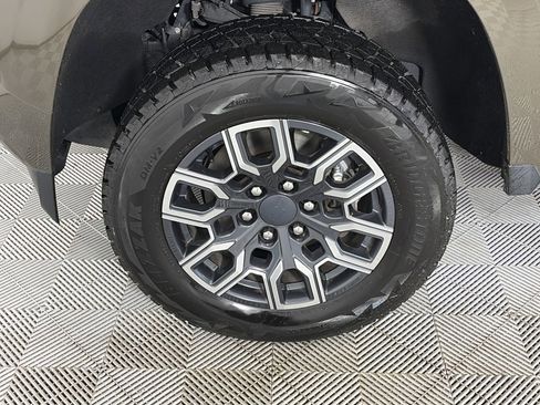 Used 2023 Chevrolet Colorado LT w/ LT Convenience Package III image 8