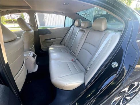 Used 2017 Honda Accord EX-L image 37