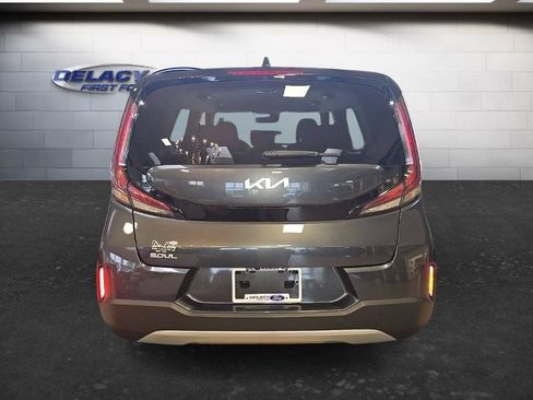 Used 2023 Kia Soul LX FWD image 6