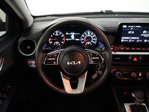 Used 2022 Kia Forte LXS w/ LXS Technology Package image 14