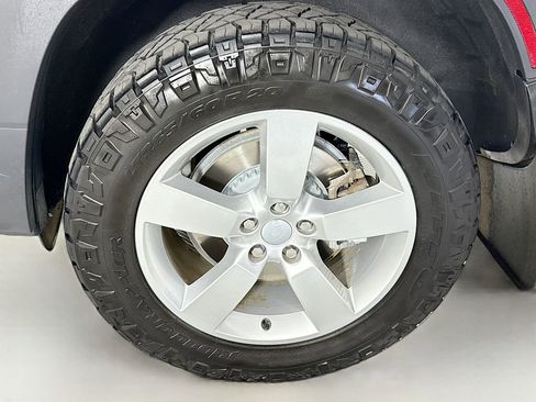 Certified 2023 Land Rover Defender 110 SE AWD/4WD image 31