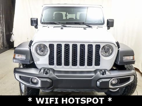 Used 2023 Jeep Gladiator Sport image 3