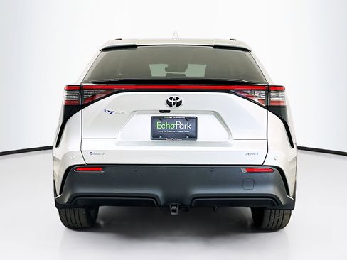 Used 2024 Toyota bZ4X XLE w/ Weather Package image 7