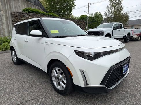 Certified 2023 Kia Soul S FWD image 8