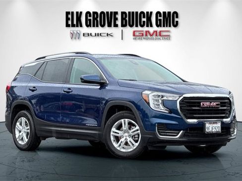 Used 2022 GMC Terrain SLE w/ Driver Convenience Package image 2