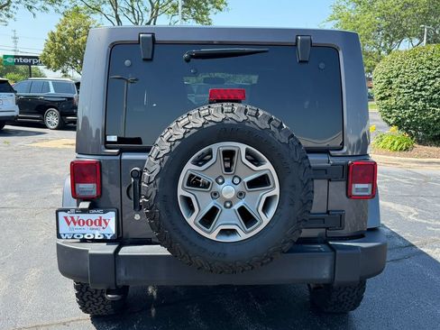 Used 2017 Jeep Wrangler Unlimited Rubicon w/ Connectivity Group AWD/4WD image 7