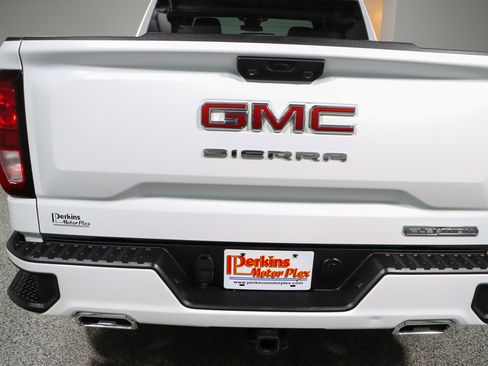 Used 2023 GMC Sierra 1500 Elevation w/ X31 Off-Road Package AWD/4WD image 8