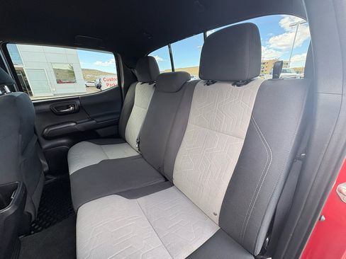 Used 2020 Toyota Tacoma 4x4 Double Cab image 12