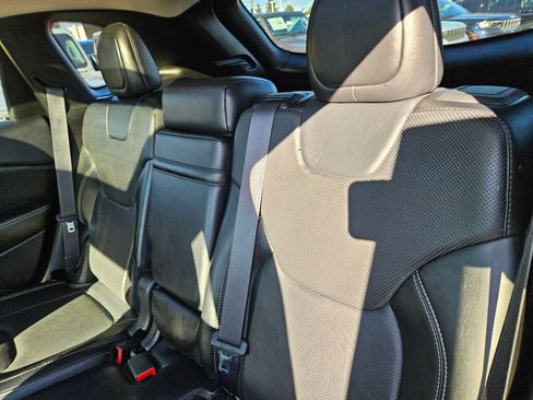 Used 2015 Jeep Cherokee Limited w/ Luxury Group image 12