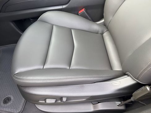 New 2025 Cadillac XT6 Luxury image 15