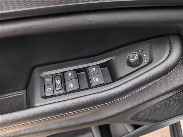 Used 2024 Jeep Grand Cherokee Altitude AWD/4WD image 31