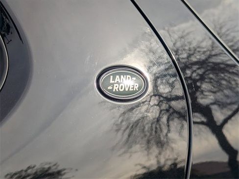 Used 2020 Land Rover Discovery SE image 10