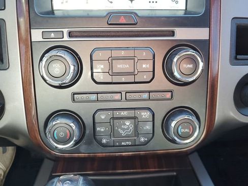 Certified 2017 Ford Expedition EL Platinum image 29