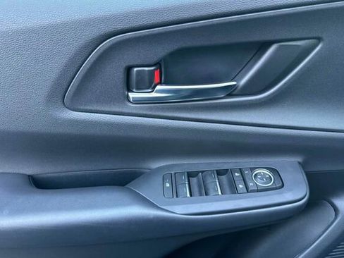 Used 2025 Toyota Prius Plug-In Hybrid image 8