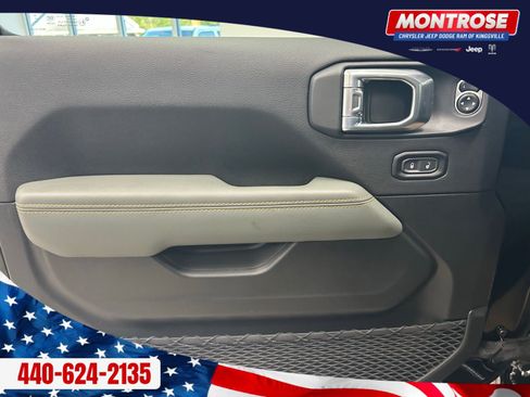 New 2025 Jeep Gladiator Mojave image 9