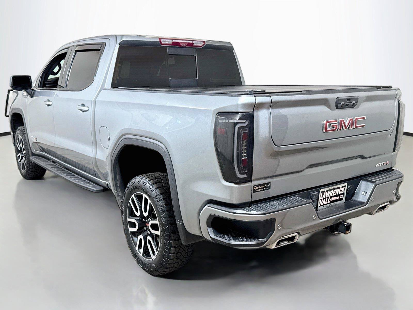 Used 2024 GMC Sierra 1500 AT4 w/ Technology Package AWD/4WD image 6