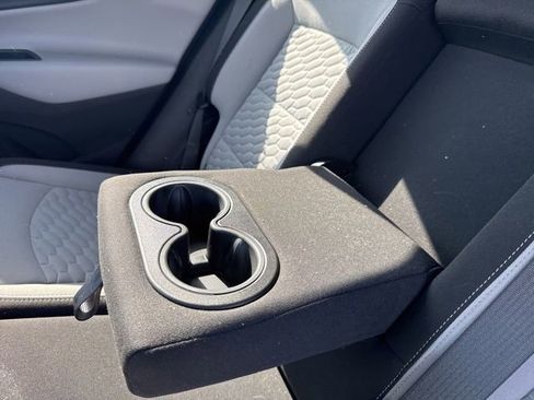 Used 2021 Chevrolet Equinox LS w/ LS Convenience Package image 16