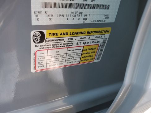 Certified 2025 Ford Expedition Platinum w/ Platinum Ultimate Package image 31