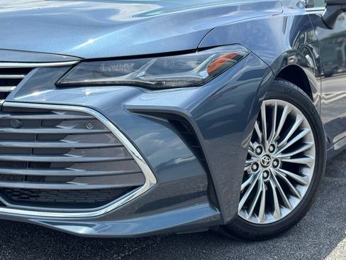 Used 2022 Toyota Avalon Limited w/ Advanced Safety Package FWD image 5