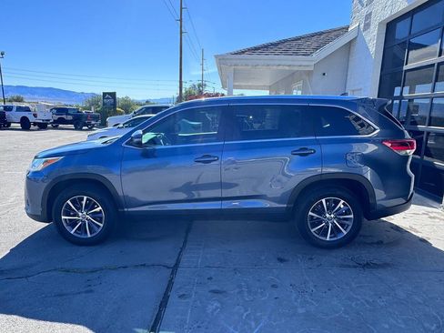 Used 2019 Toyota Highlander XLE FWD image 7
