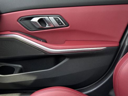 Used 2023 BMW 330i Sedan w/ M Sport Package image 18