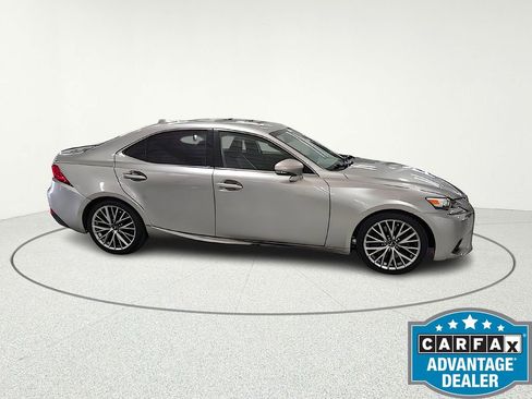 Used 2016 Lexus IS 200t w/ Premium Package RWD image 9