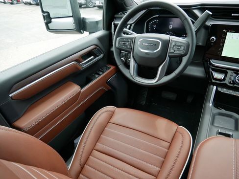 New 2026 GMC Sierra 3500 Denali Ultimate AWD/4WD image 11