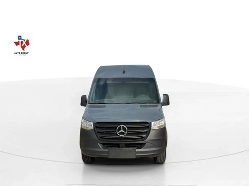 Used 2019 Mercedes-Benz Sprinter 144 image 6