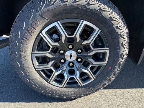 Used 2026 Chevrolet Colorado Z71 image 24